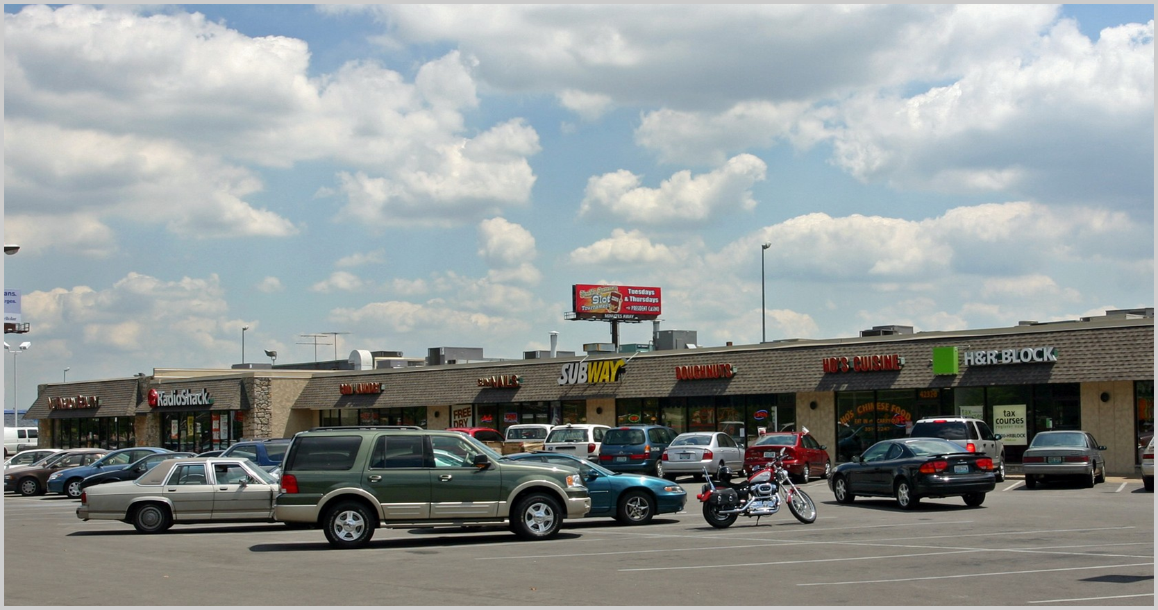 Chariton Square Jeff Eisenberg & AssociatesJeff Eisenberg & Associates